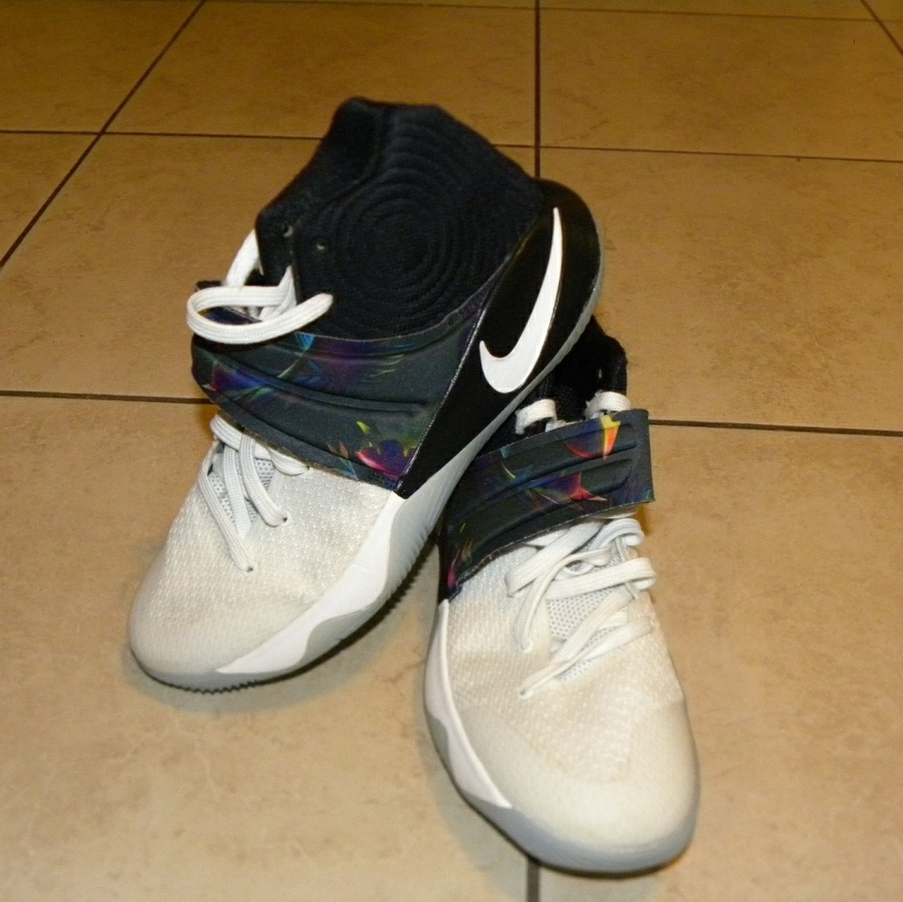 Kyrie 2